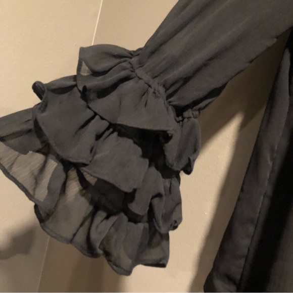 Cece Ruffle Sleeves Top Medium - Picture 5 of 6